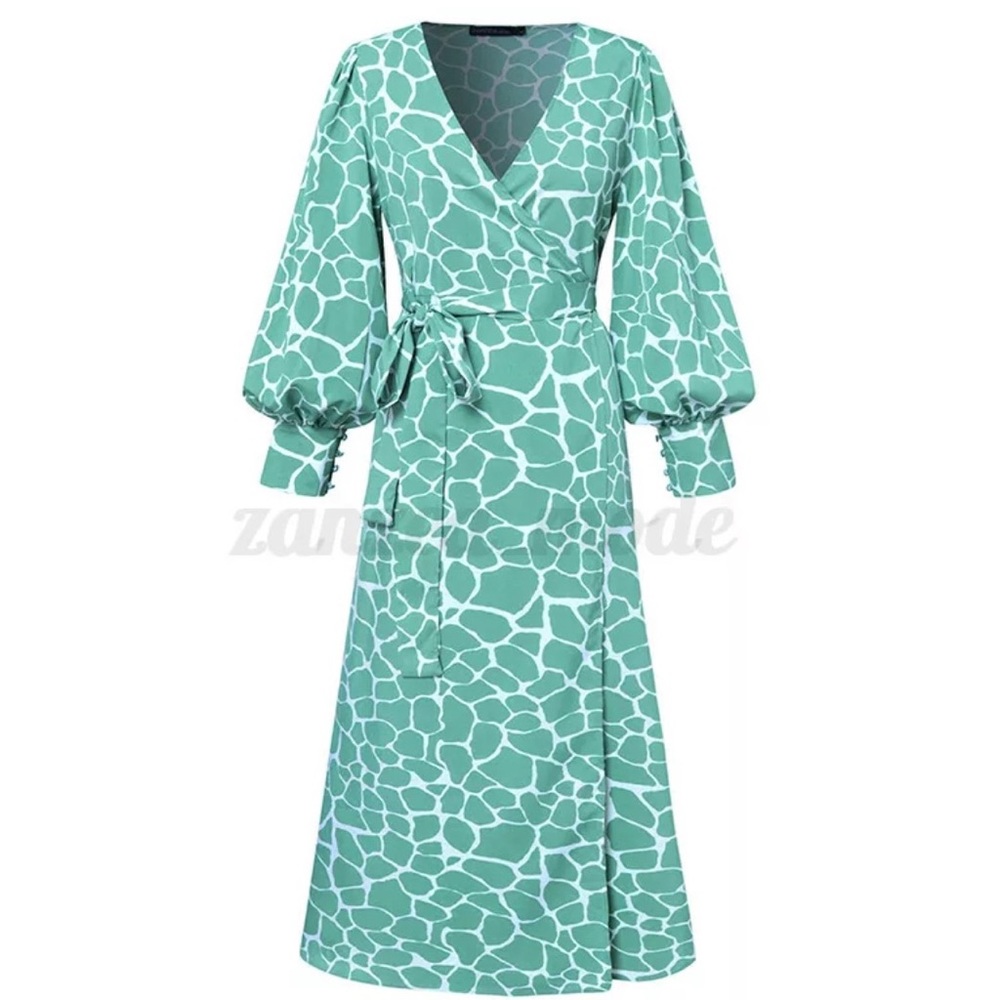 Bell Sleeved, Giraffe Print, Wrap Dress - Picture 11 of 15